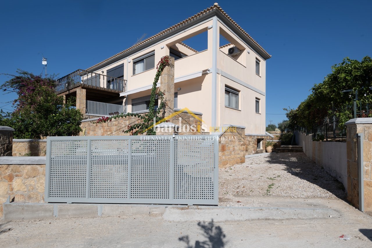 HOUSE for Sale -  Messinia